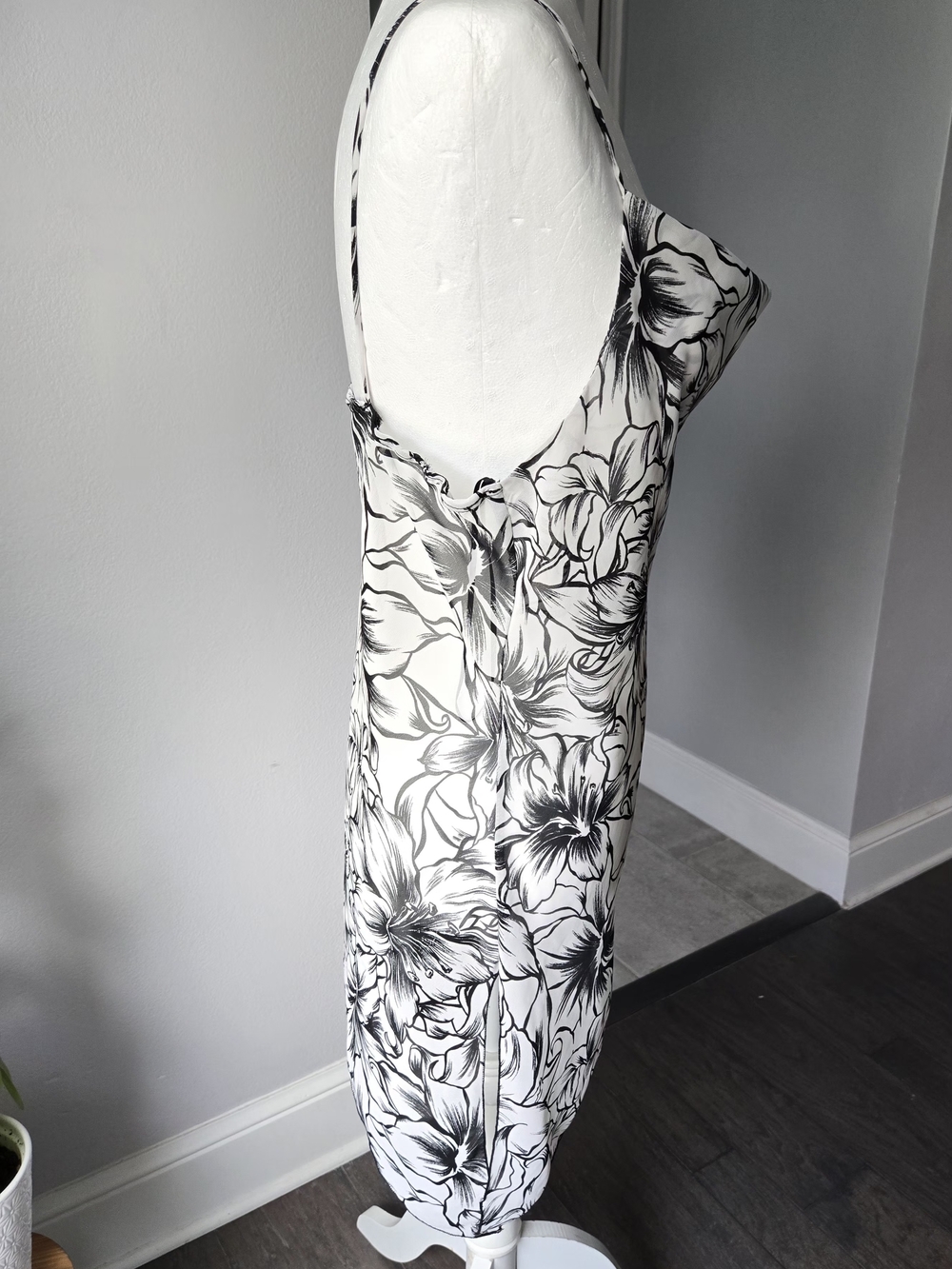 Vintage 90s/Y2K Rave Sheer Floral Cowl Neck Asymmetrical Hanky Hem Top XL - Picture 2 of 6